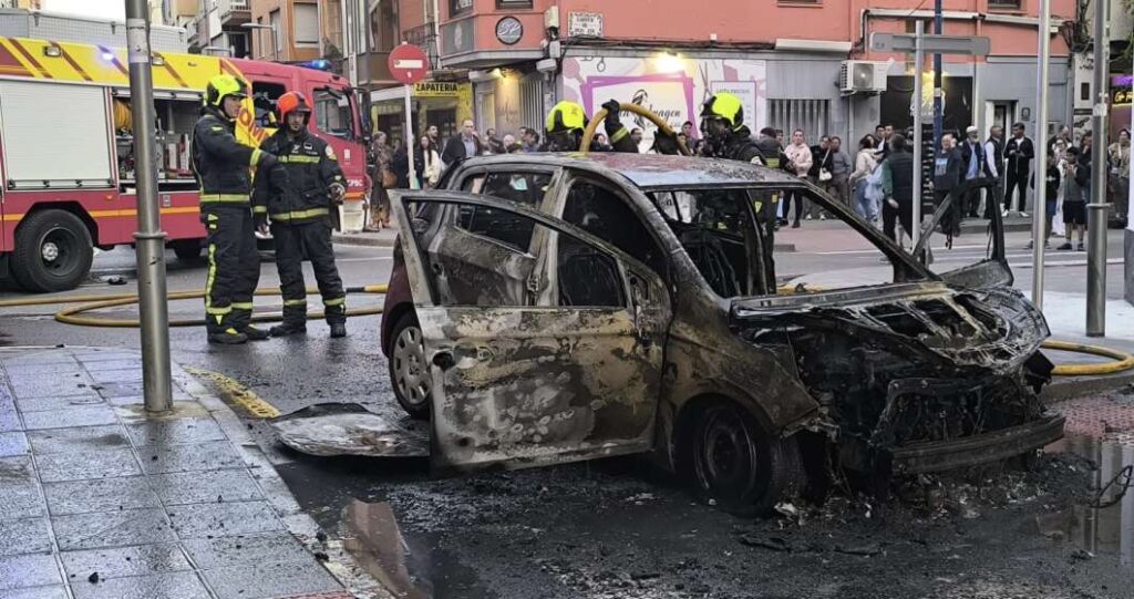 Incendio de coche en el casco urbano de Benicarló 2026