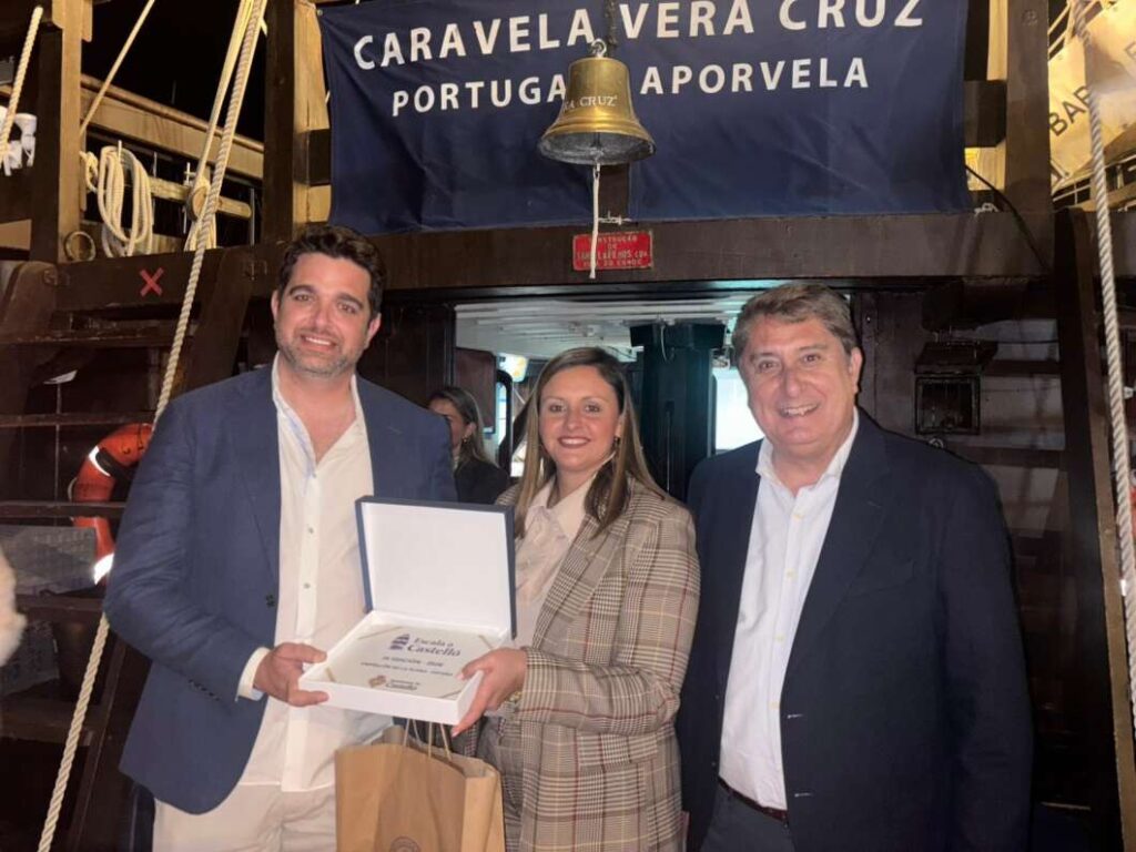 Castellón homenajea a las once embarcaciones de Escala a Castelló con la entrega de metopas