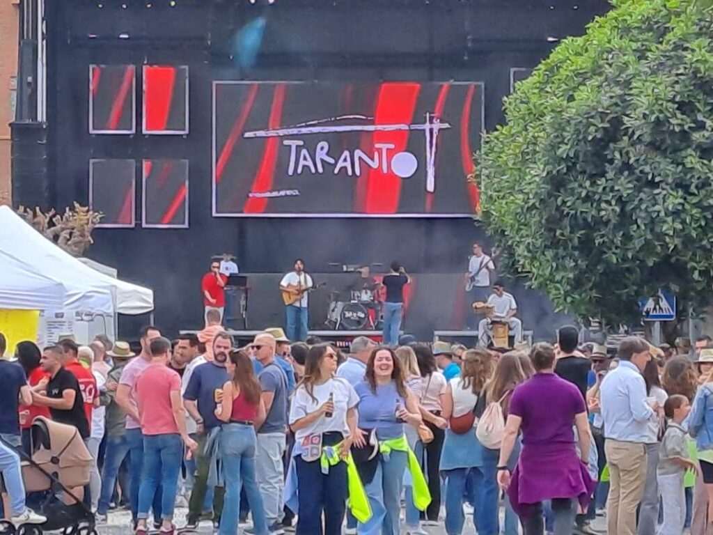 Nules reunix més de 5.000 persones en la multitudinària Festa de les Paelles