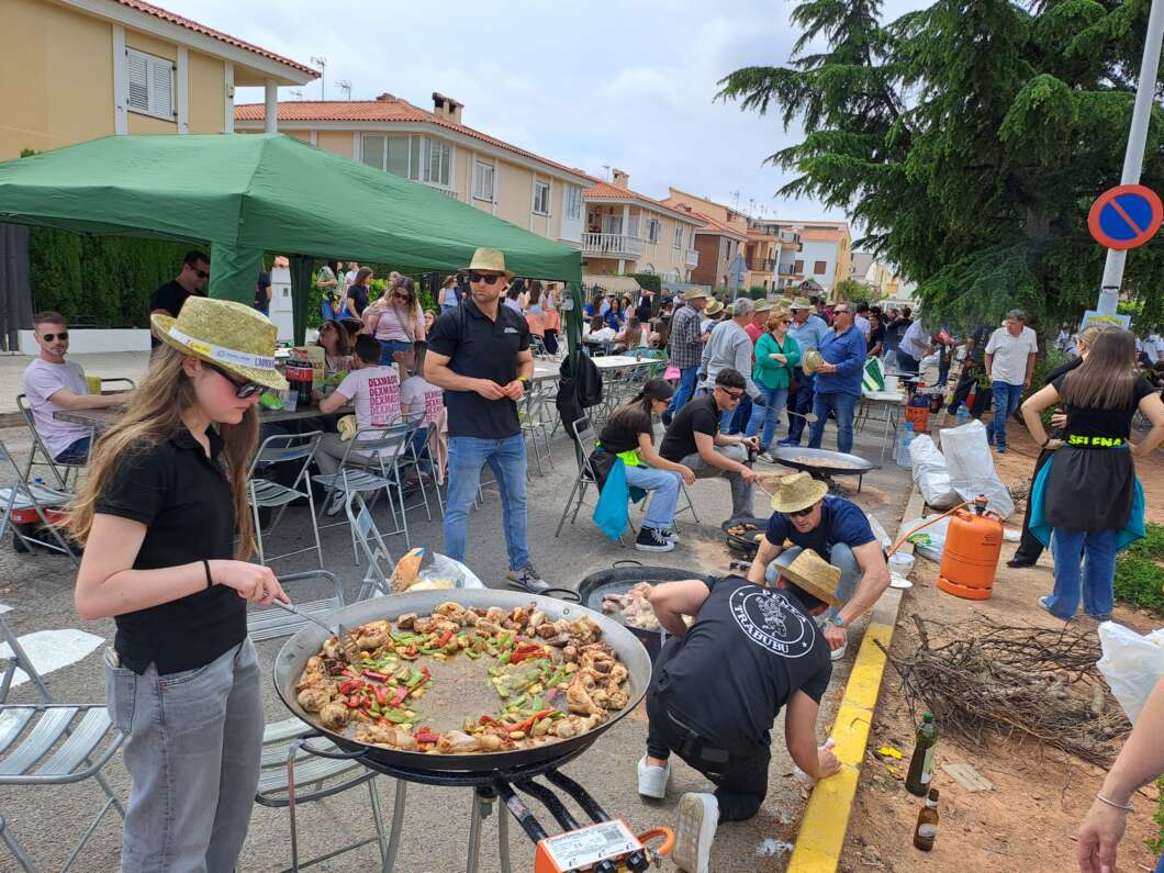 Nules reunix més de 5.000 persones en la multitudinària Festa de les Paelles
