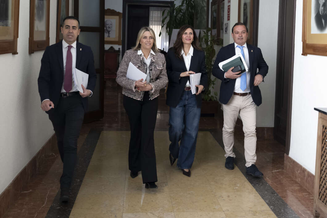 Foto presidenta Diputacion y vicepresidentes