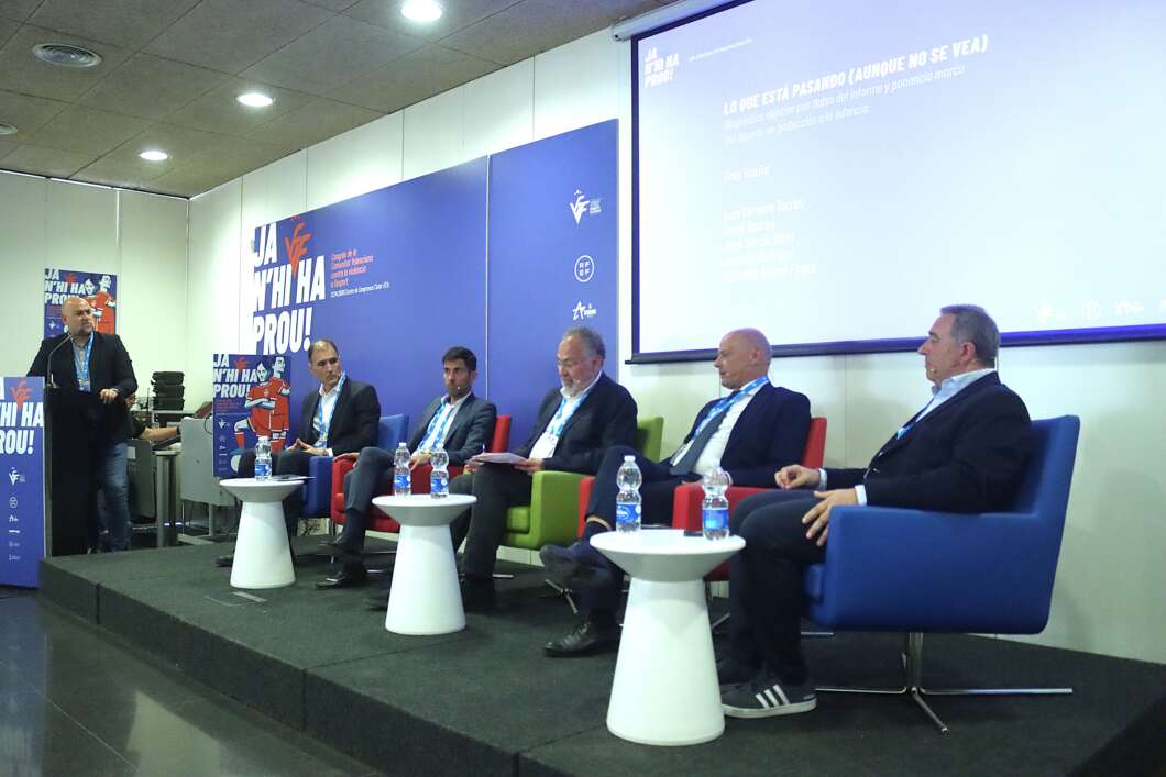 La Generalitat forma a 900 profesionales para prevenir la violencia en el deporte base