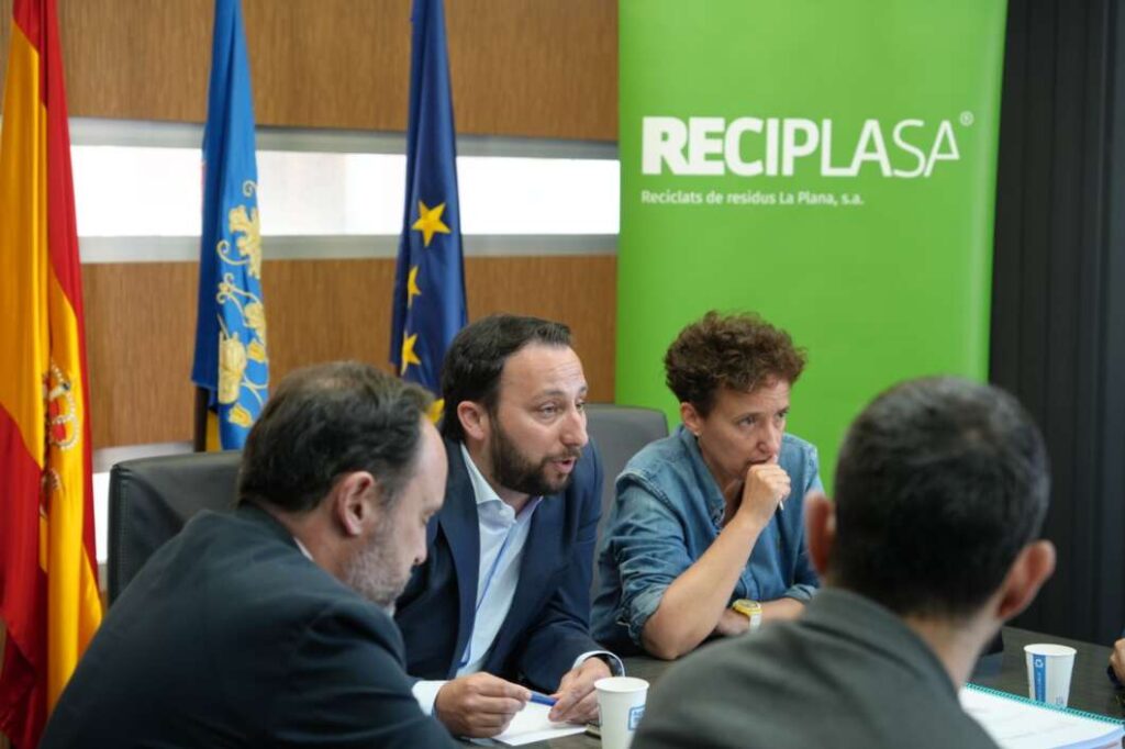 Reciplasa garantiza el servicio de residuos tras el incendio y refuerza la coordinación institucional