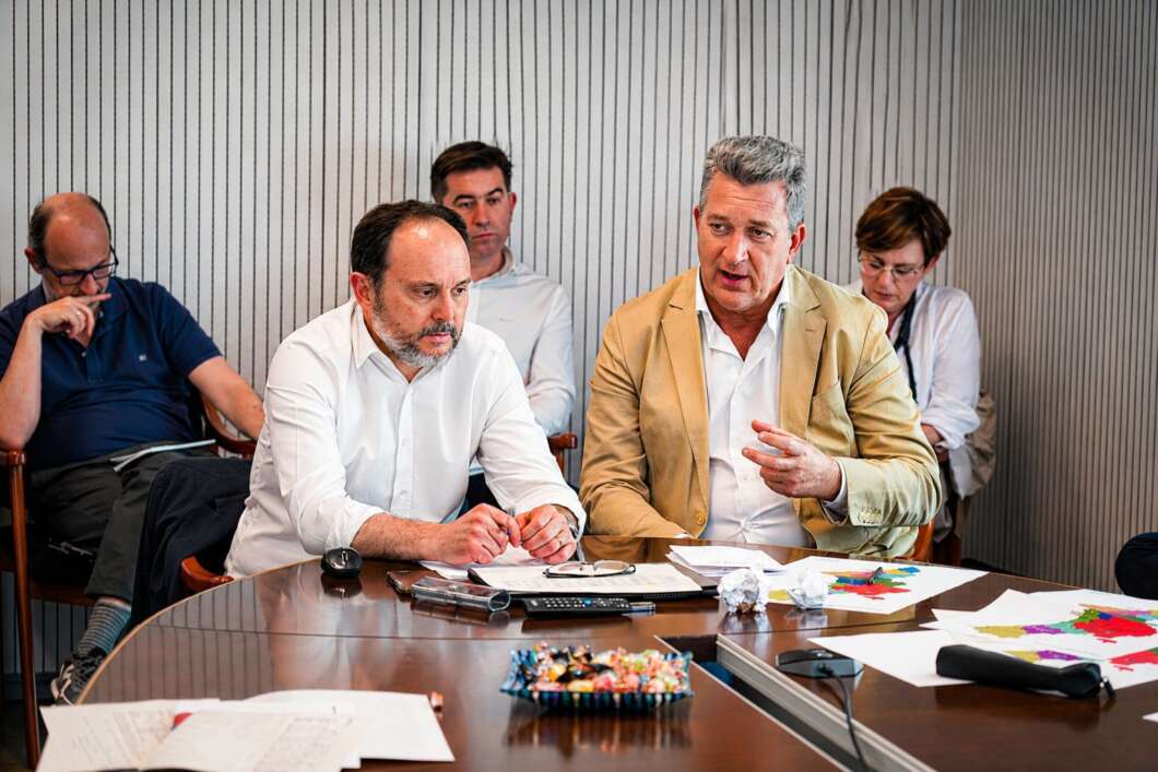 La Generalitat garantiza el tratamiento de 150.000 toneladas de residuos tras el incendio de Reciplasa