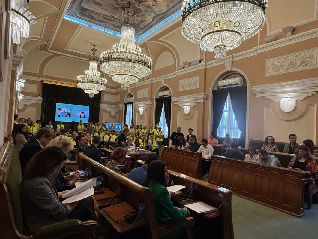 Pleno Castellón con protesta policías y AMUs 300426