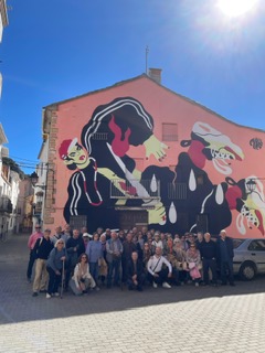 Fanzara reúne al alumnado de la UNED Sénior en una jornada de arte