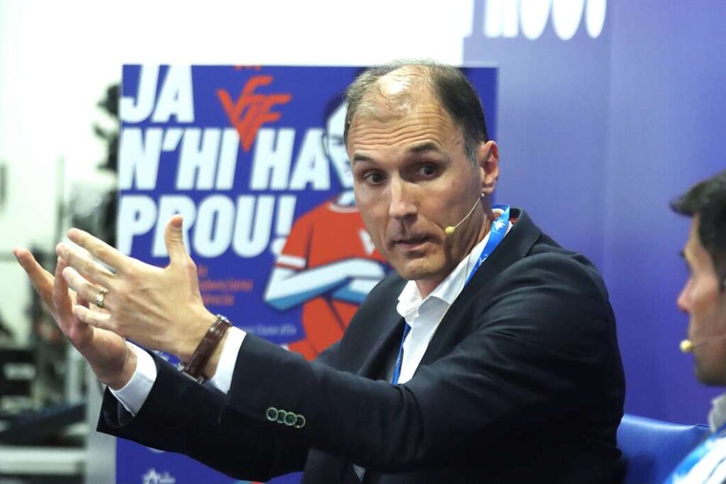 La Generalitat forma a 900 profesionales para prevenir la violencia en el deporte base