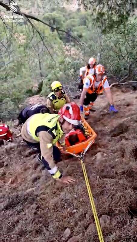 Un motorista cae por un terraplén de 5 metros en Benicàssim