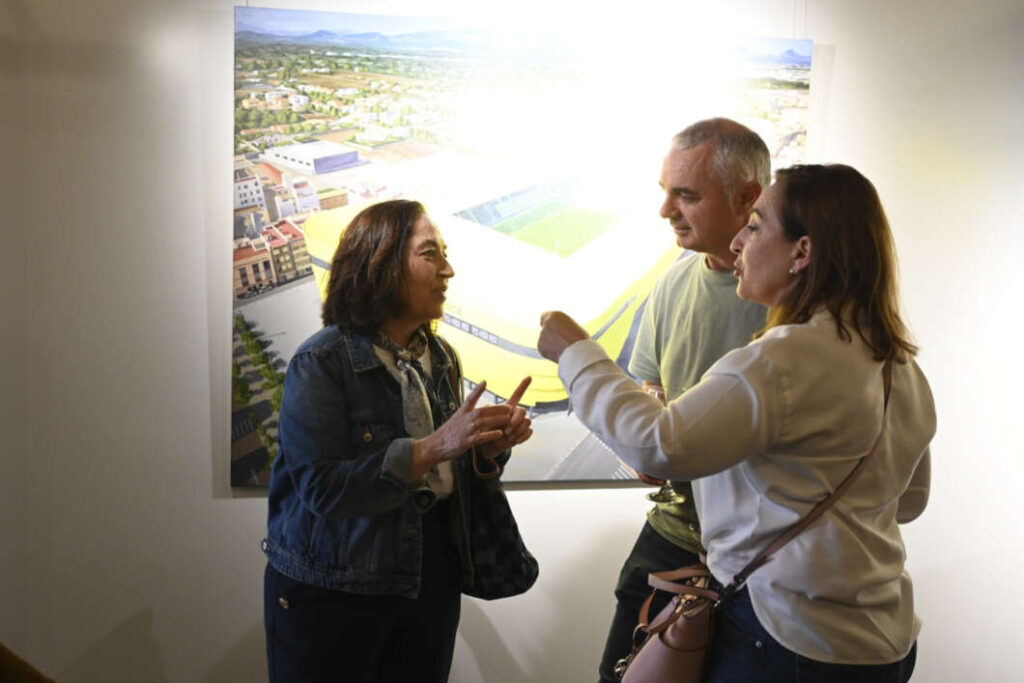 La 'Bodeguilla' de Vila-real Informació torna a ser epicentre de trobada social i institucional