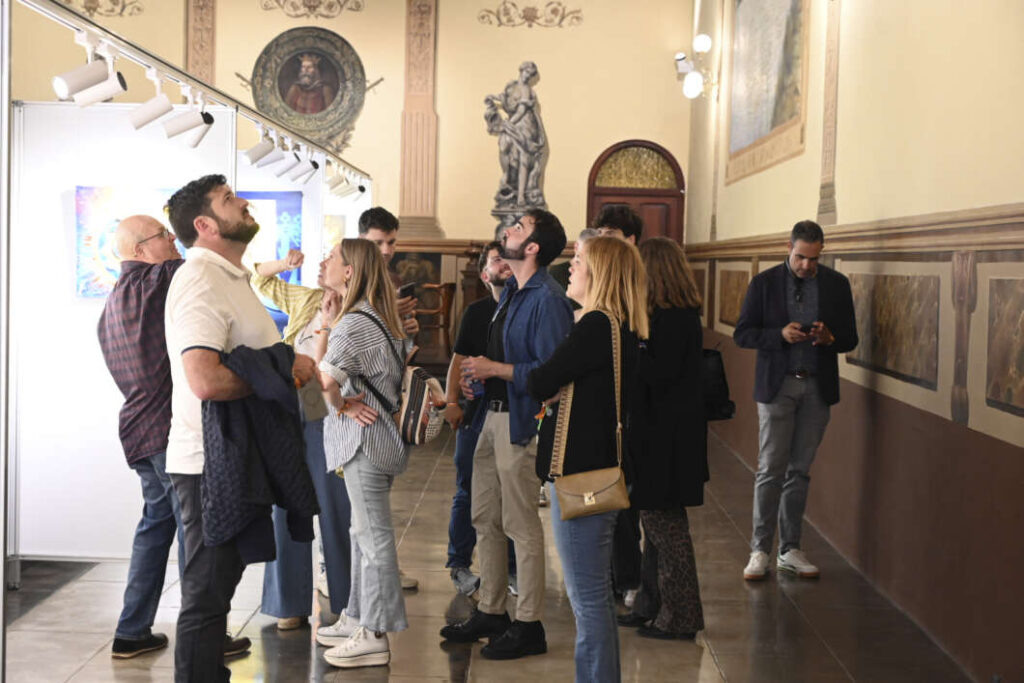 La 'Bodeguilla' de Vila-real Informació torna a ser epicentre de trobada social i institucional