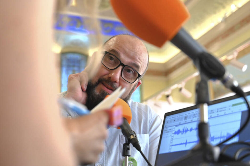 La 'Bodeguilla' de Vila-real Informació torna a ser epicentre de trobada social i institucional