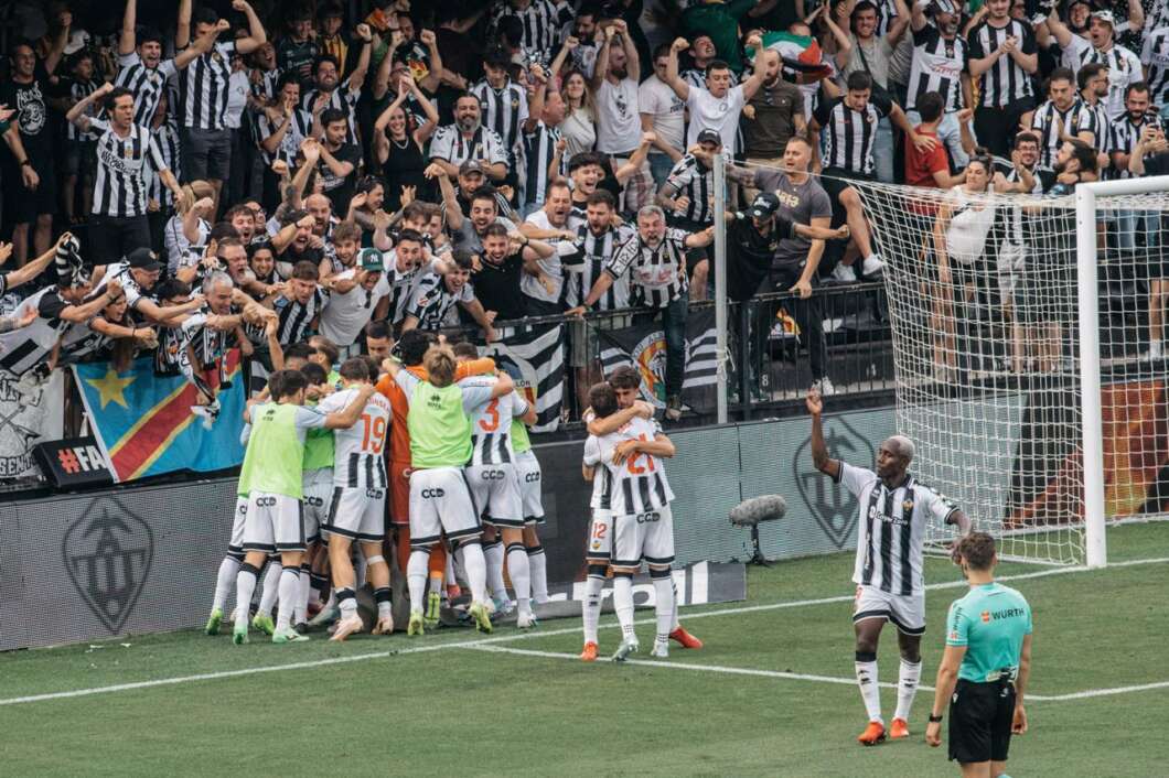 El Castellón logra el play-off de ascenso tras vencer al Eibar en Castalia