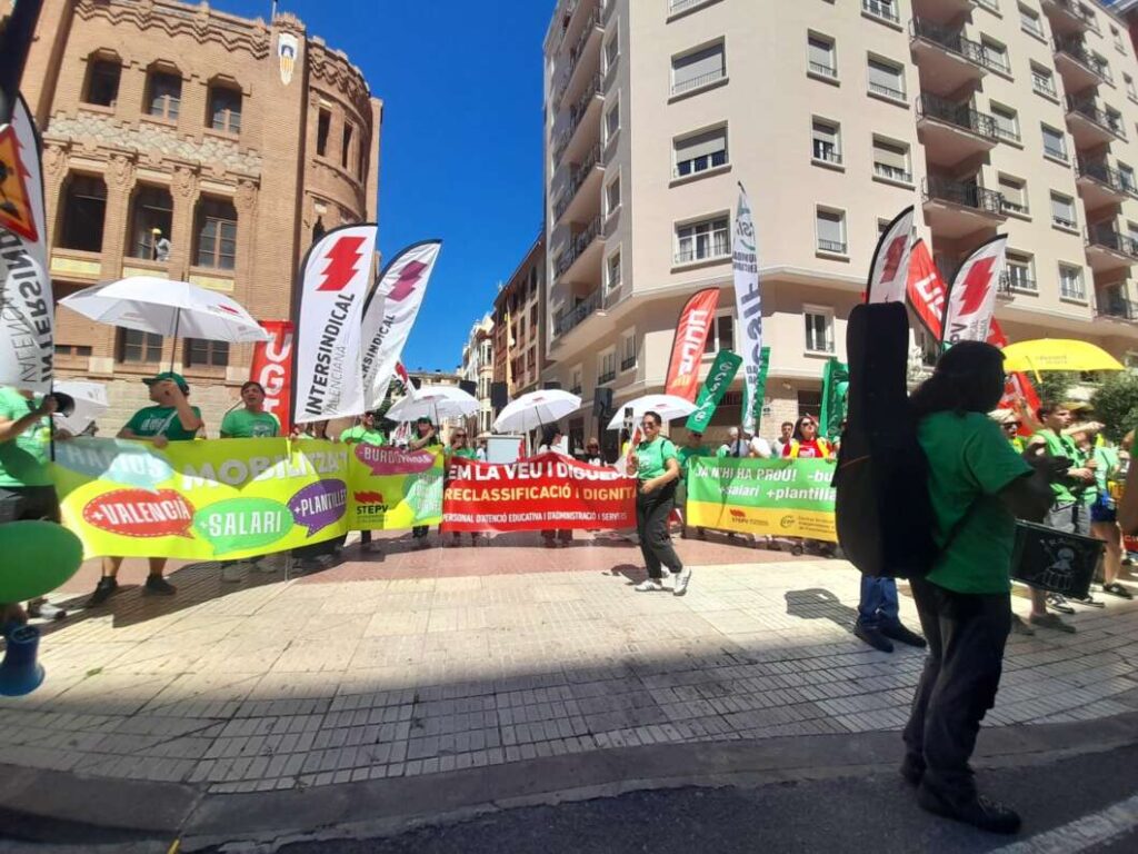 Concentración de educación y huelga en Castelló