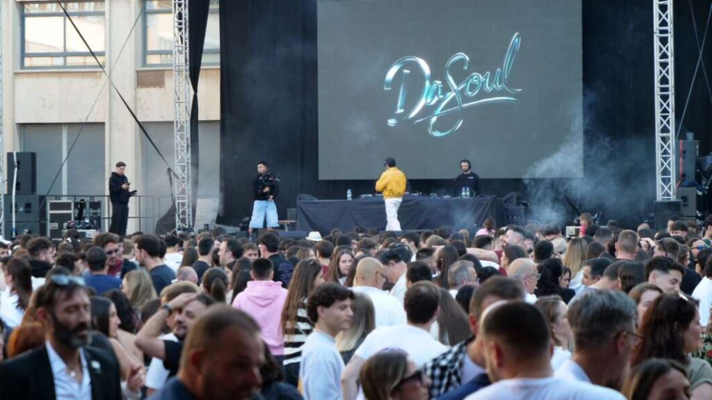 Vila-real arranca las fiestas de Sant Pasqual música a la plaça major. 2026