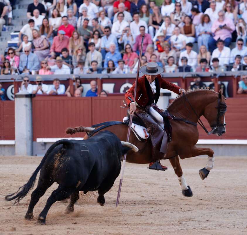 À Punt retransmet dos corregudes de Las Ventas amb rejoneig i els bous d’Adolfo Martín
