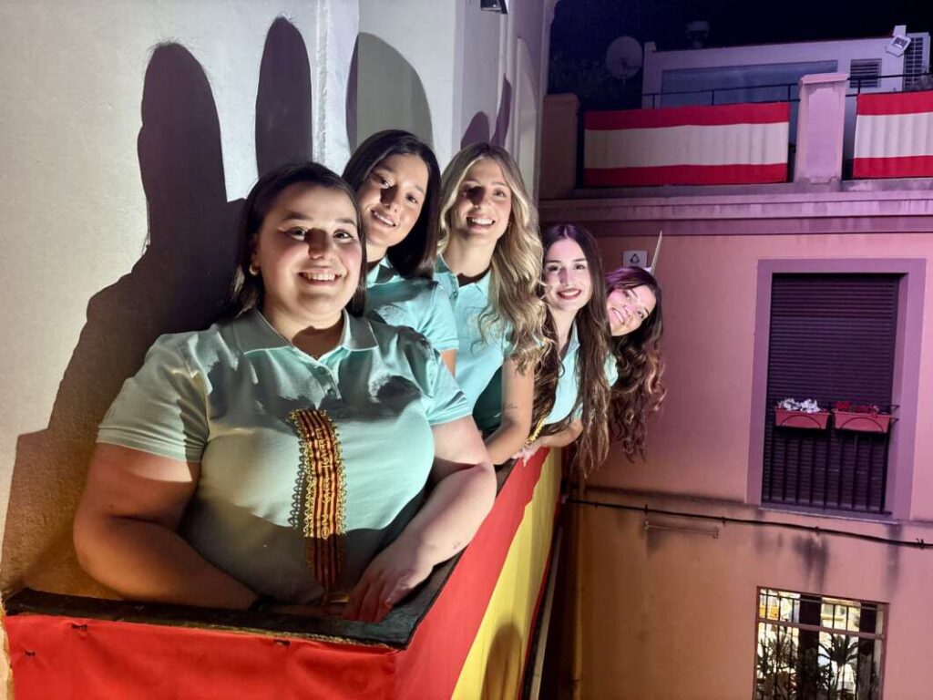 Almassora ha donat la benvinguda a les festes de Santa Quiteria amb un Esclat de llum