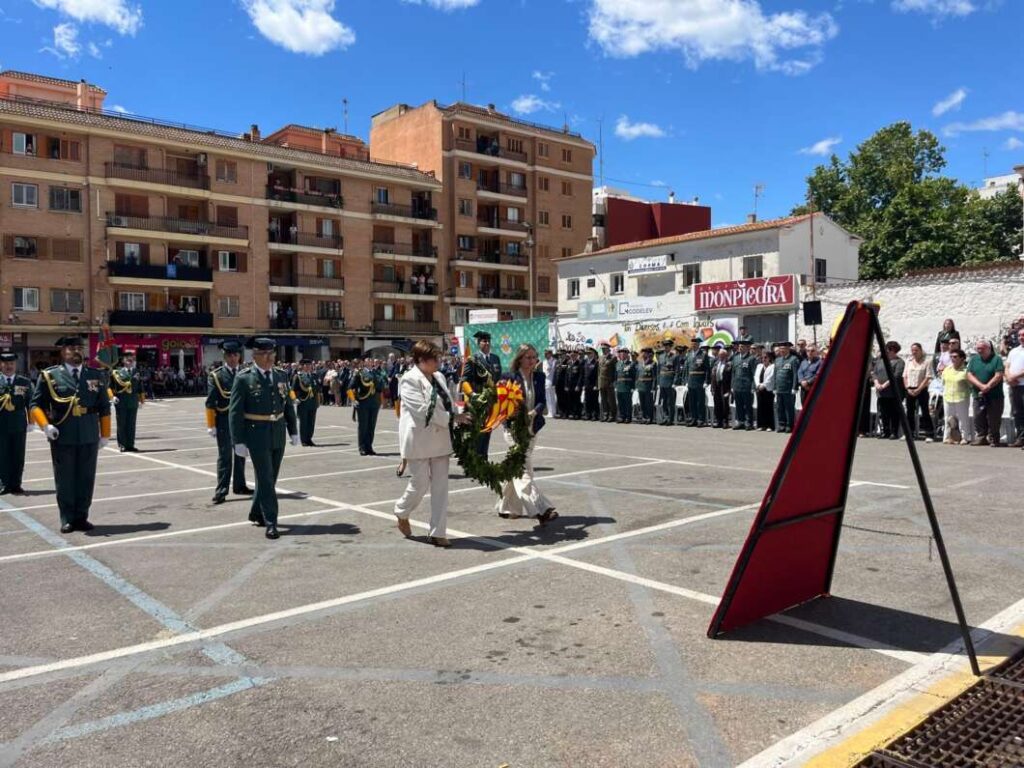 Desfile, condecoraciones y exhibiciones para celebrar los 182 años de la Guardia Civil