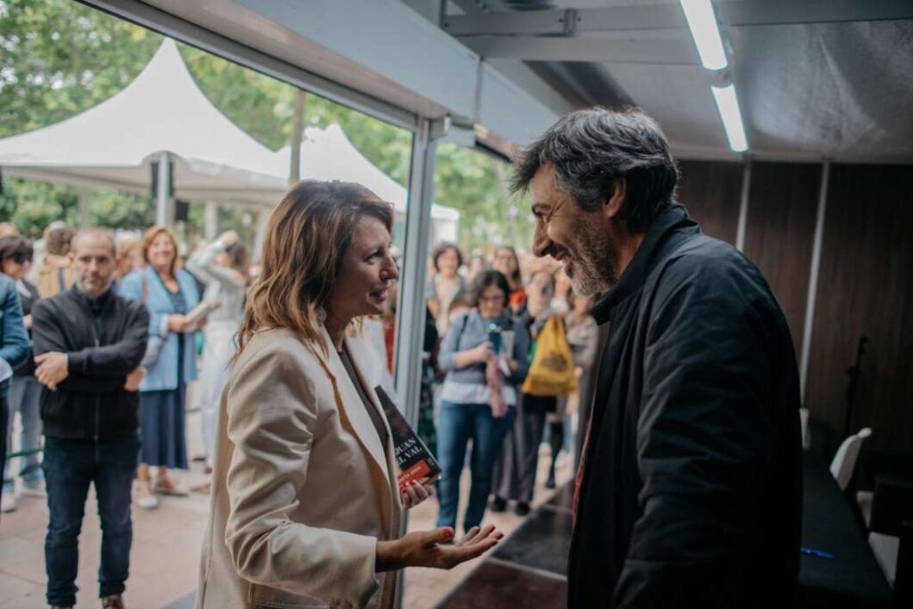 Juan del Val pone el broche a la Fira del Llibre más exitosa de Castellón