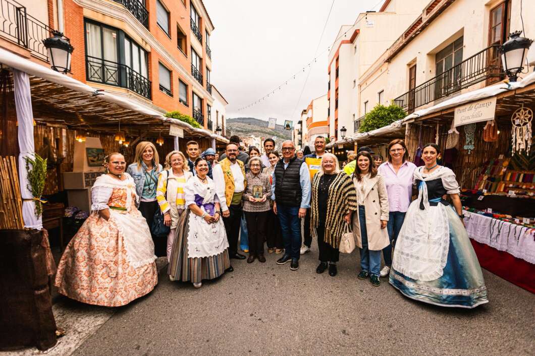 La Trobà d’Orpesa emociona con el homenaje a sus referentes y llena el casco antiguo de cultura
