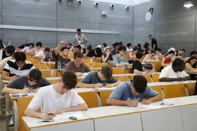pau, examenes, preinscripciones, curso, 2026-27