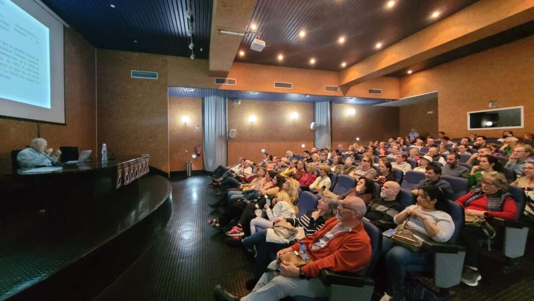 El Planetario de Castellón acoge una charla de referencia sobre los eclipses de sol
