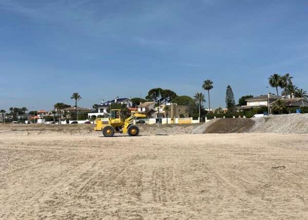 Burriana retirarà 5.000 tones de grava del Grau per a preparar les platges este estiu