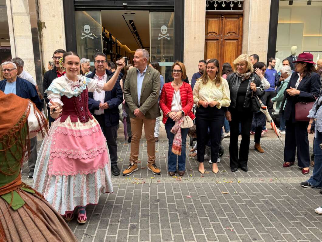 El ‘Pregonet’ llena las calles de tradición y anuncia las fiestas de la Mare de Déu del Lledó