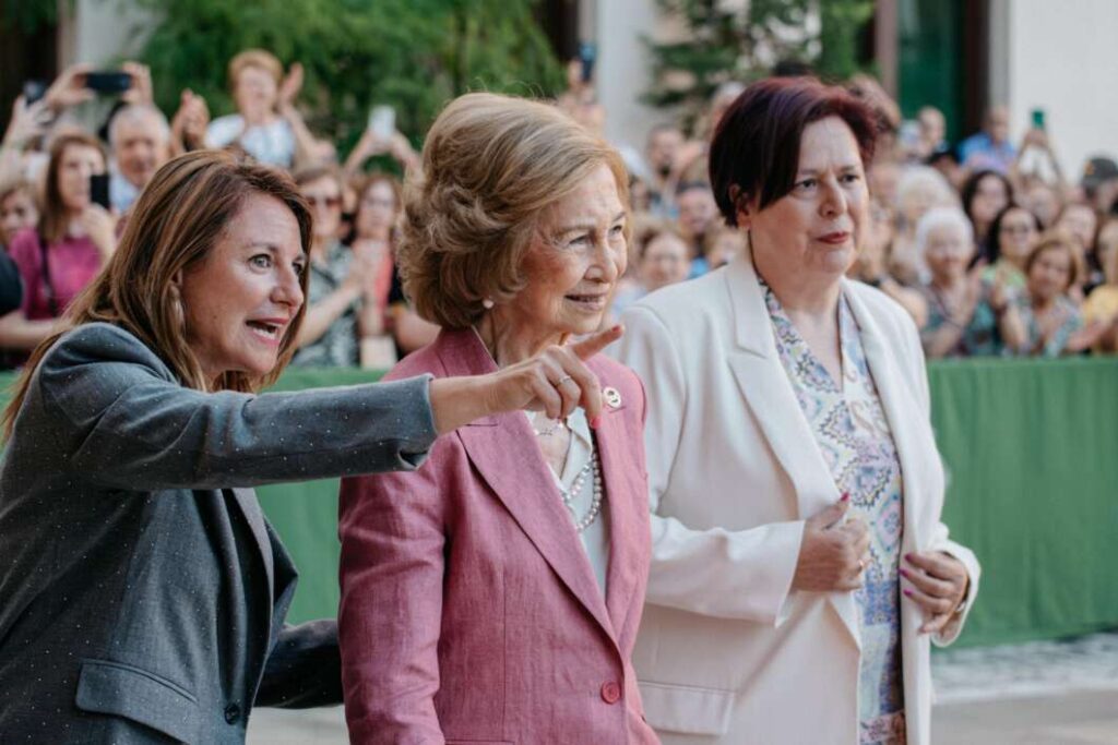 Reina Sofía ayuntamiento de Castellón 270526