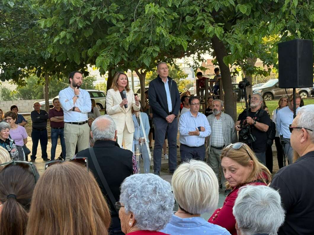 Reunión con los vecinos por la planta de residuos 200526