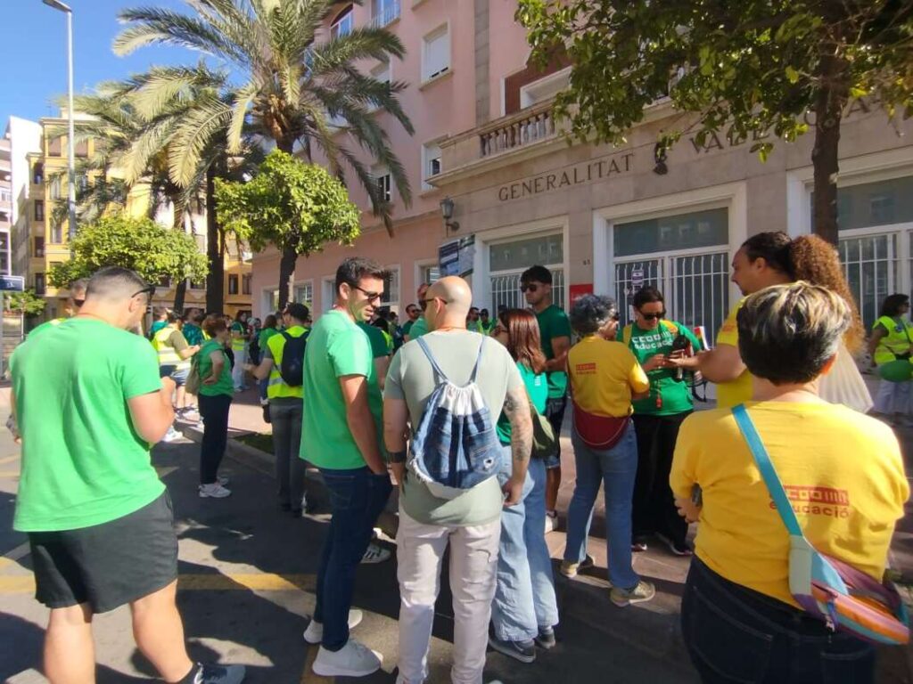 reunión de equipos directivos en educación en Castelló