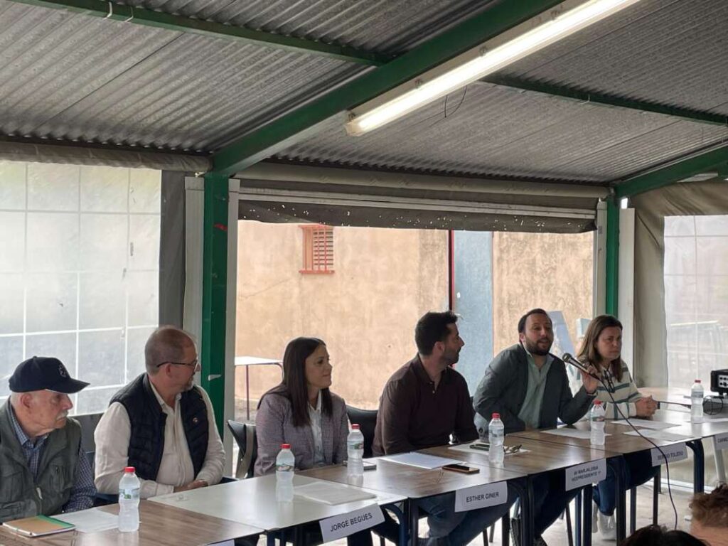 Reunión ayuntamiento y vecinos marjalería, vivienda 080526