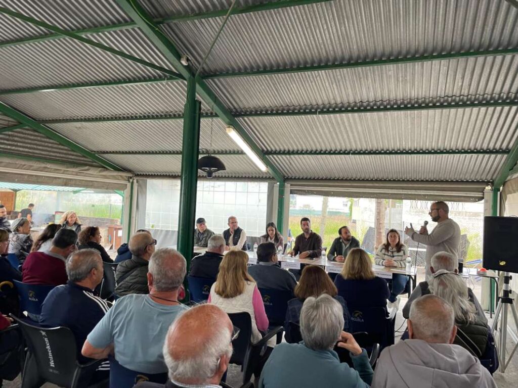Reunión ayuntamiento y vecinos marjalería, vivienda 080526