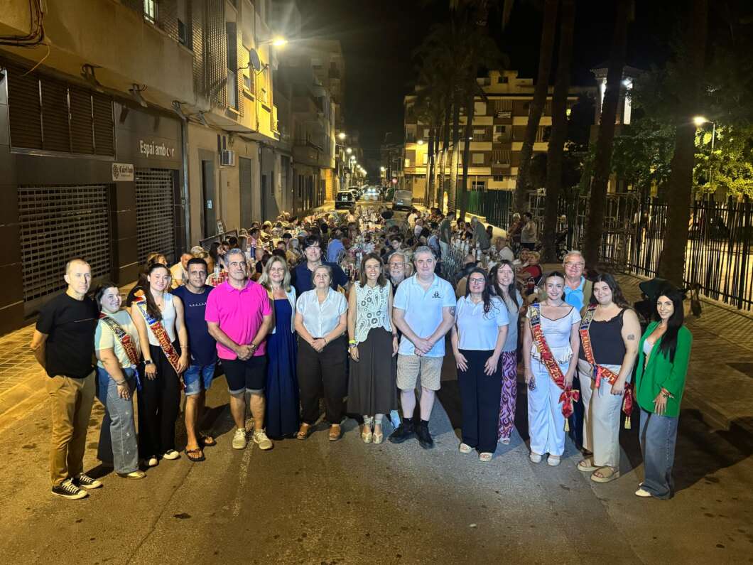 Almassora ompli Botànic Calduch en amb el multitudinari sopar de la Nit de Sant Joan