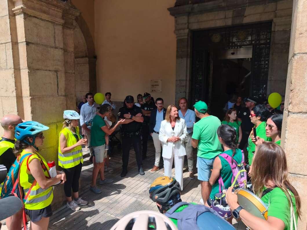 Bicicletada reivindicativa docente en Castelló