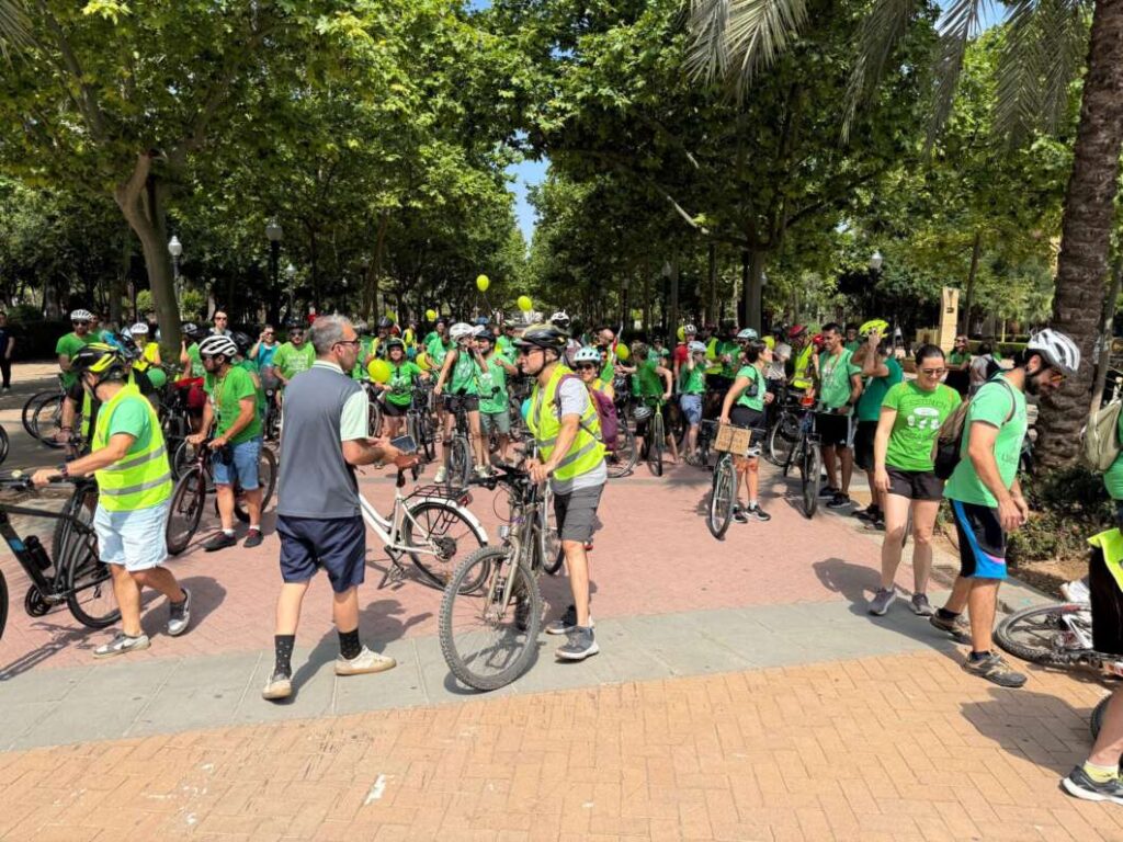 Bicicletada reivindicativa docente en Castelló