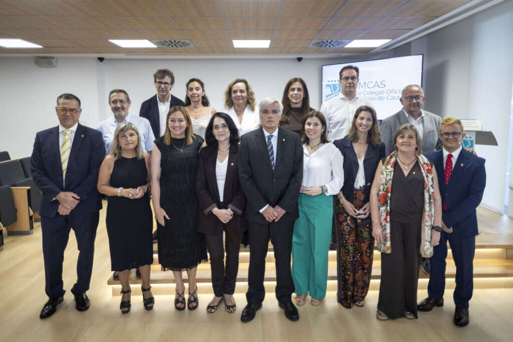 El Comcas reúne a distintas generaciones de médicos en el Día del Médico en Castellón