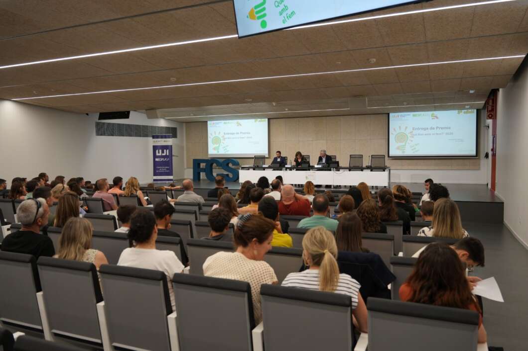 cátedra reciplasa entrega premios que fem amb el fem