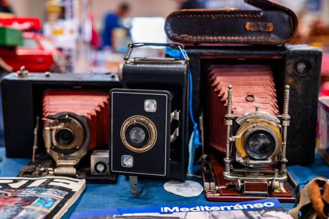 feria Tresor Antic con más de 200 vehículos clásicos y un centenar de puestos de antigüedades