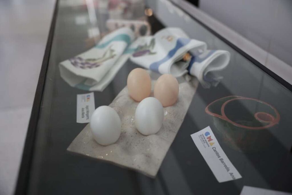 Més de 100 alumnes exhibixen prop de 200 obres en l’exposició de fi de curs de Burriana