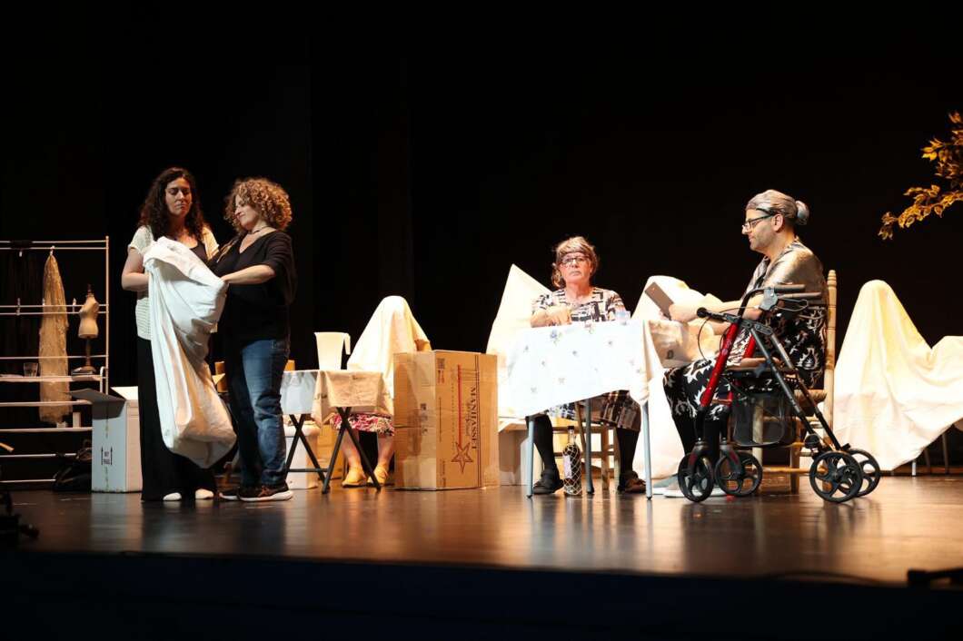 L’Escola de Teatre del Centre Municipal de les Arts tanca el curs al Teatre Payà