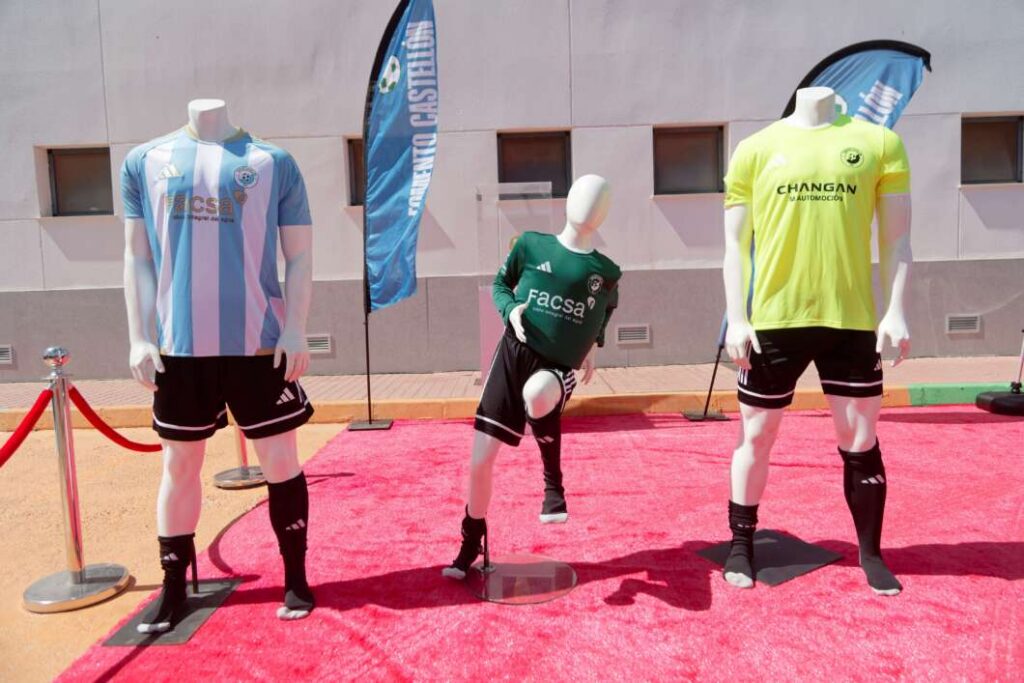 El CF Fomento Castellón reúne a 430 personas para cerrar la temporada de su décimo aniversario