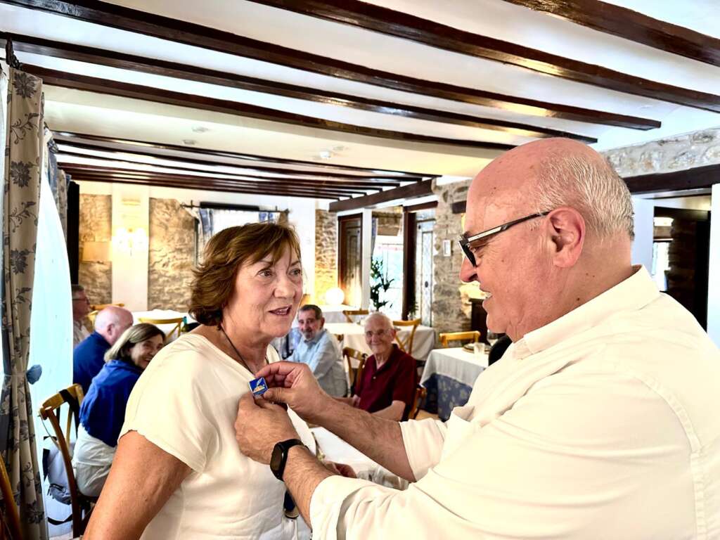 AVPYETUR rinde un emotivo homenaje póstumo en Catí a José Luis Serrano, cofundador de Castellón Información 140626