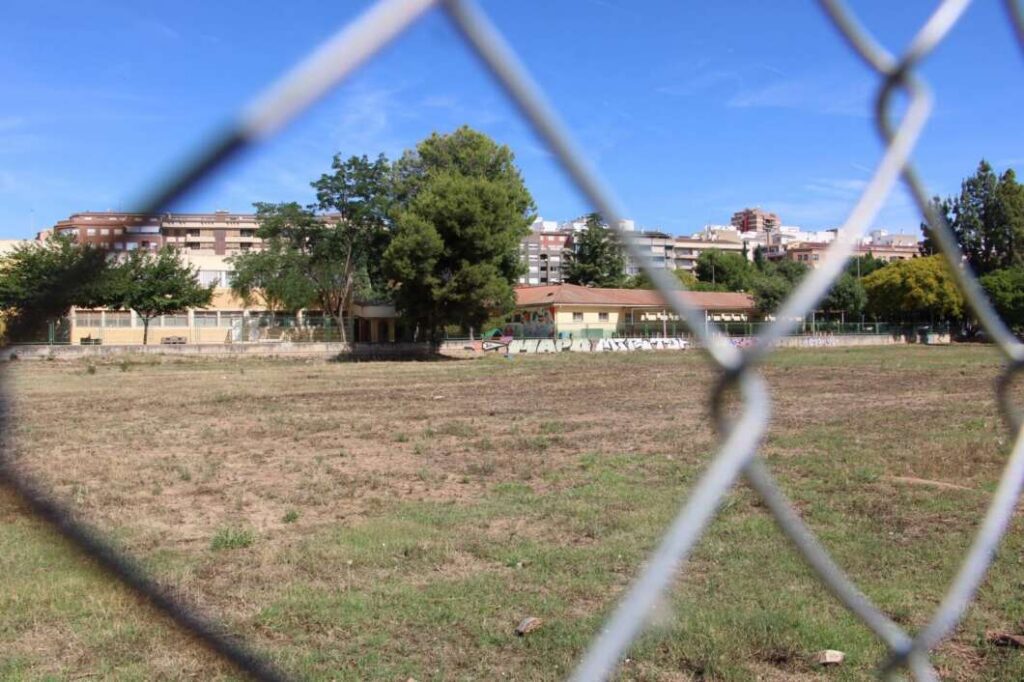 Castellón limpia más de 115 solares para mejorar la seguridad y la imagen urbana