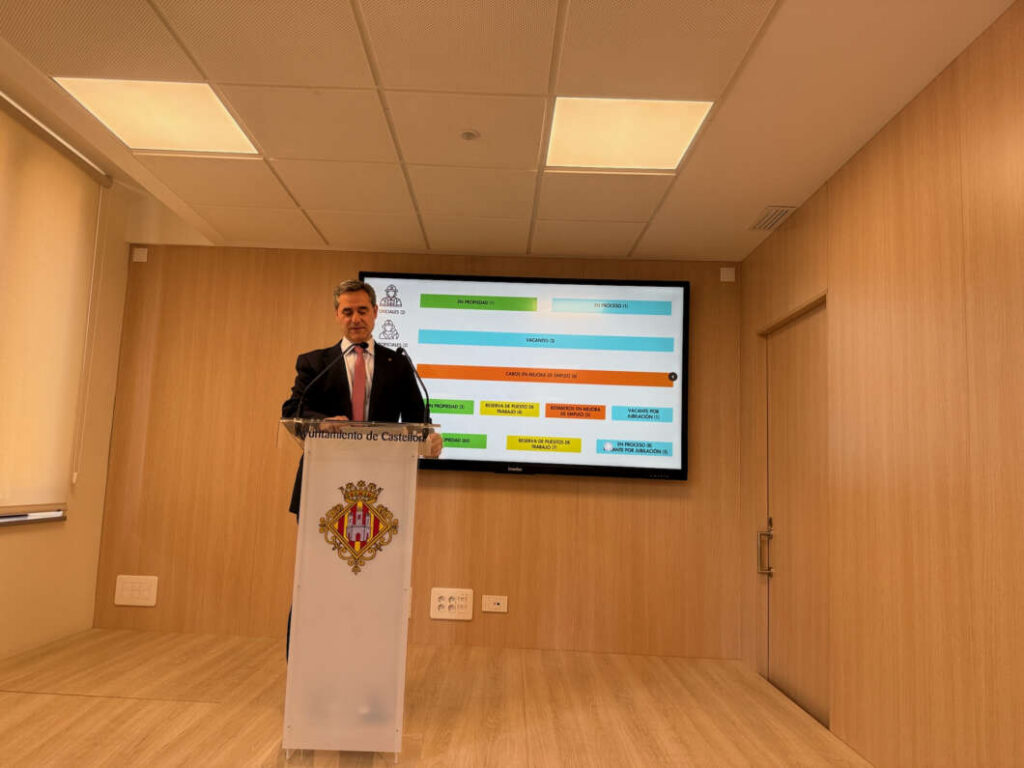 Ortolá explica la estructura de los cuerpos de Bomberos y de Policía Local de Castellón 2026