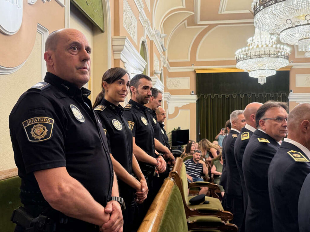 Castellón incorpora 14 nuevos oficiales de Policía Local 160626
