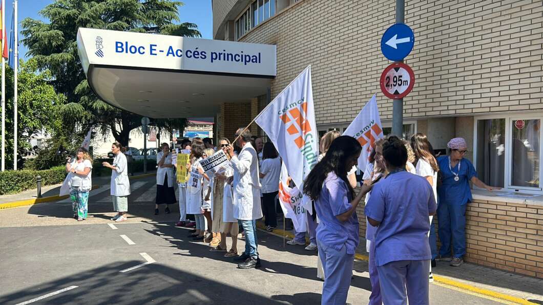 Protesta huelga médicos en Hospital General de Castelló