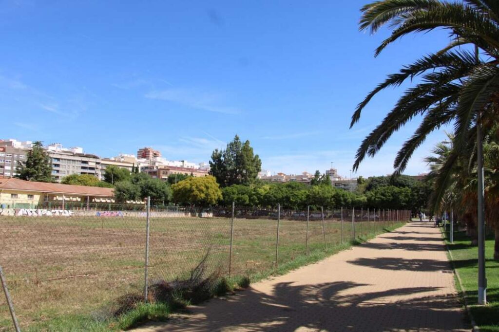 Castellón limpia más de 115 solares para mejorar la seguridad y la imagen urbana