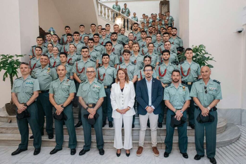 Castellón recibe a 65 futuros oficiales de la Guardia Civil