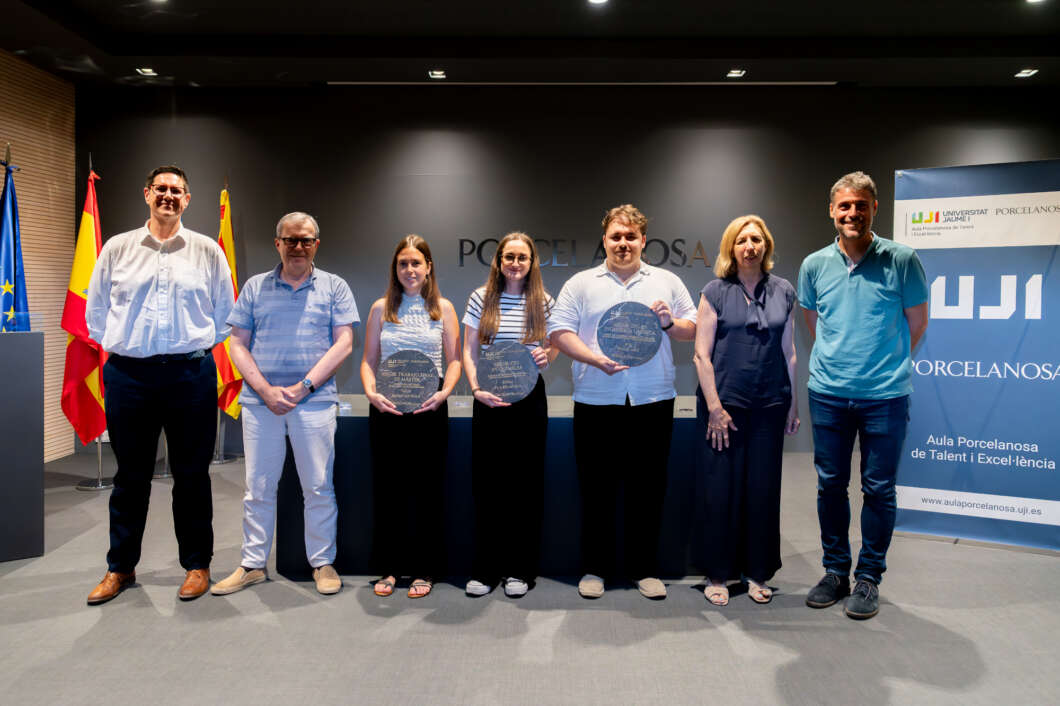 L'Aula Porcelanosa de l'UJI premia tres treballs d'innovació per al sector ceràmic