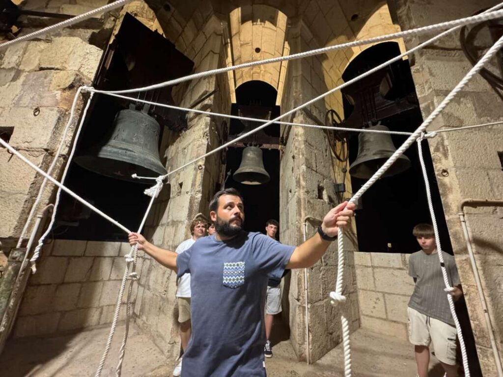 Vila-real reunix música, campanes i focs artificials en l'antevigília de Sant Jaume